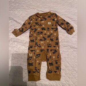 6M Carhartt outfit